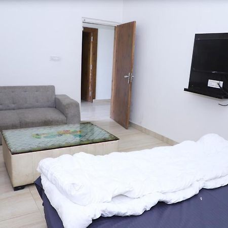 Hotel Aashirvad Faridabad Esterno foto