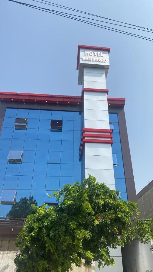 Hotel Aashirvad Faridabad Esterno foto